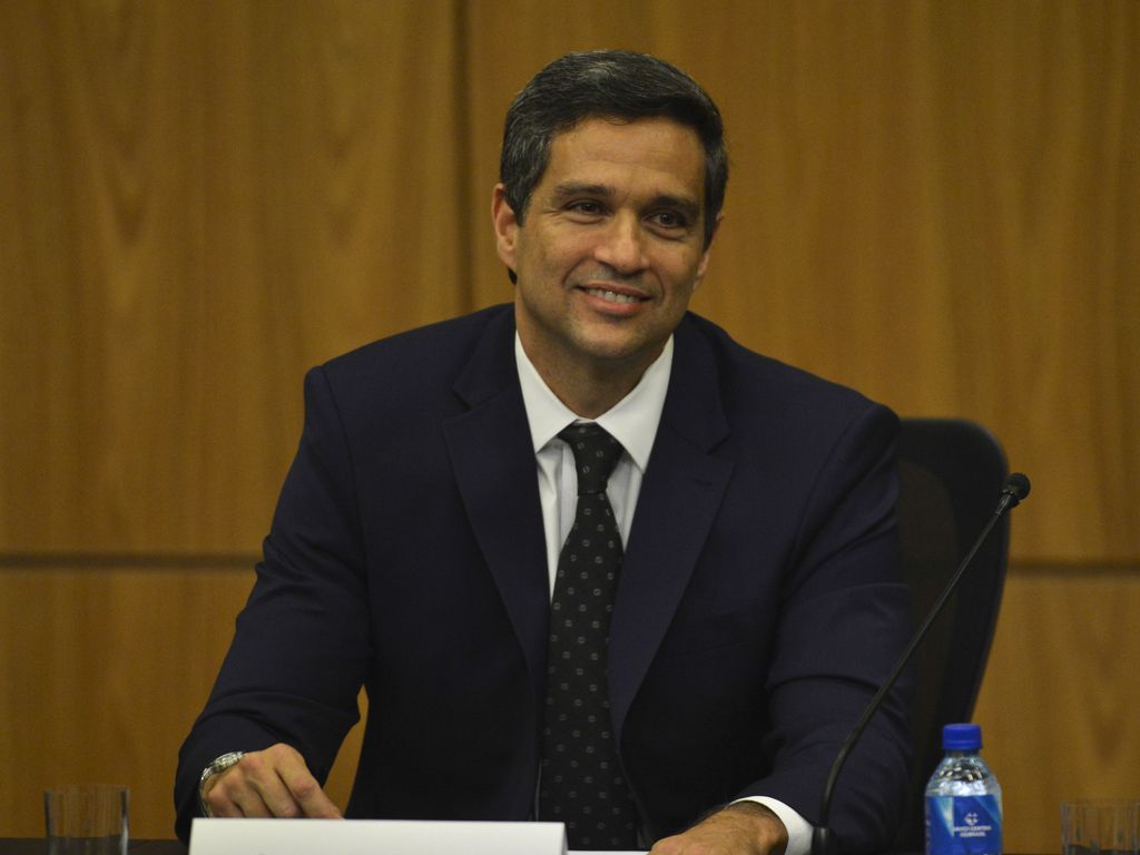 “nao-vai-mais-ter-app-do-bradesco-ou-itau-em-ate-dois-anos”,-diz-campos-neto