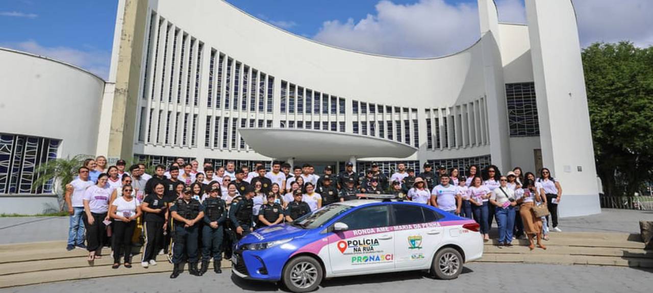 no-centro-civico-secretaria-especial-da-mulher-reforca-campanha-de-combate-a-violencia-domestica-em-parceria-com-pmrr-|-ale-rr-|-assembleia-legislativa-de-roraima