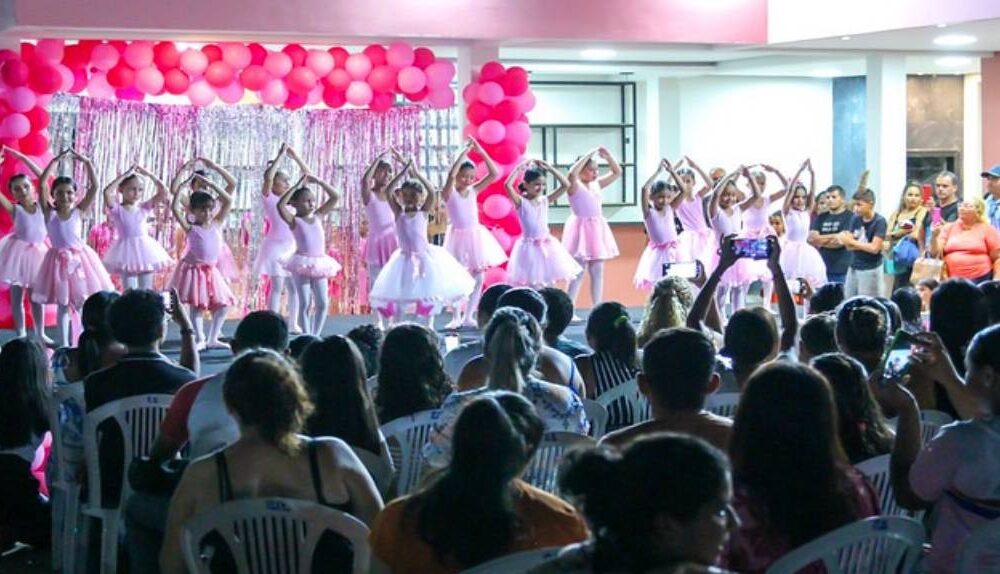 graca-e-emocao-alunas-do-ccjuv-comovem-plateia-em-apresentacao-no-polo-senador-helio-campos-|-ale-rr-|-assembleia-legislativa-de-roraima