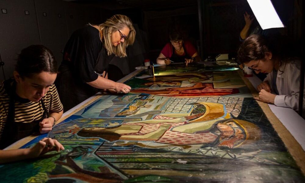 democracia-restaurada:-obras-vandalizadas-no-8/1-sao-recuperadas