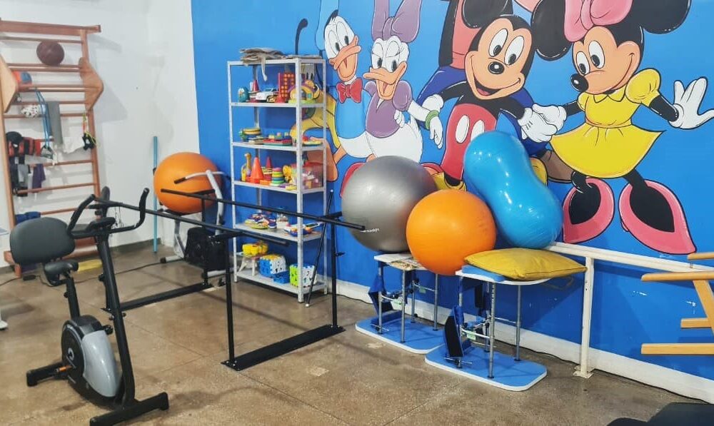 fisioterapeutas-do-centro-de-reabilitacao-se-aprimoram-com-treinamento-em-novos-equipamentos-de-reabilitacao-–-governo-de-roraima