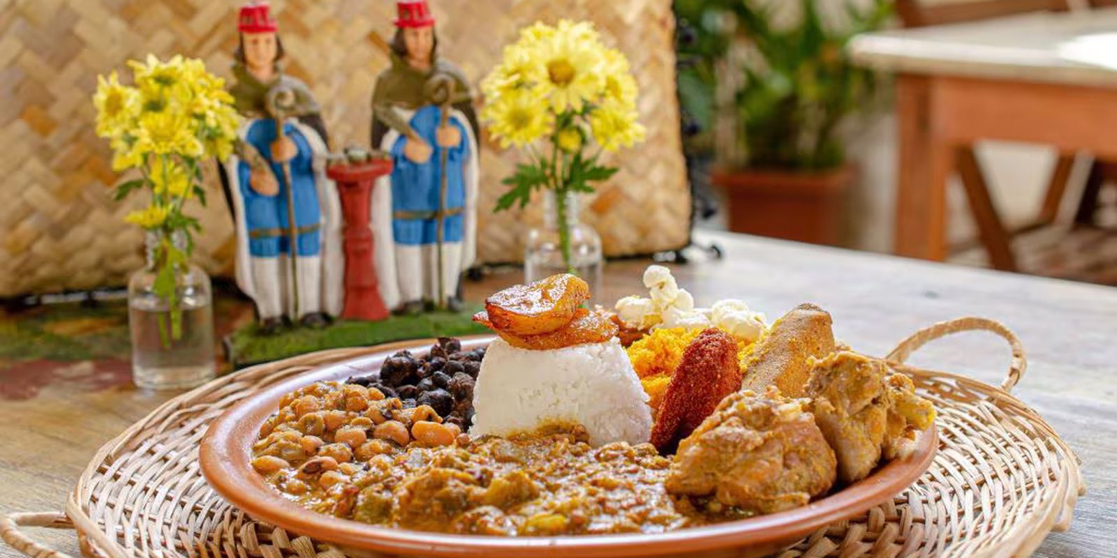 bahia-homenageia-santos-cosme-e-damiao-com-comidas-de-orixa