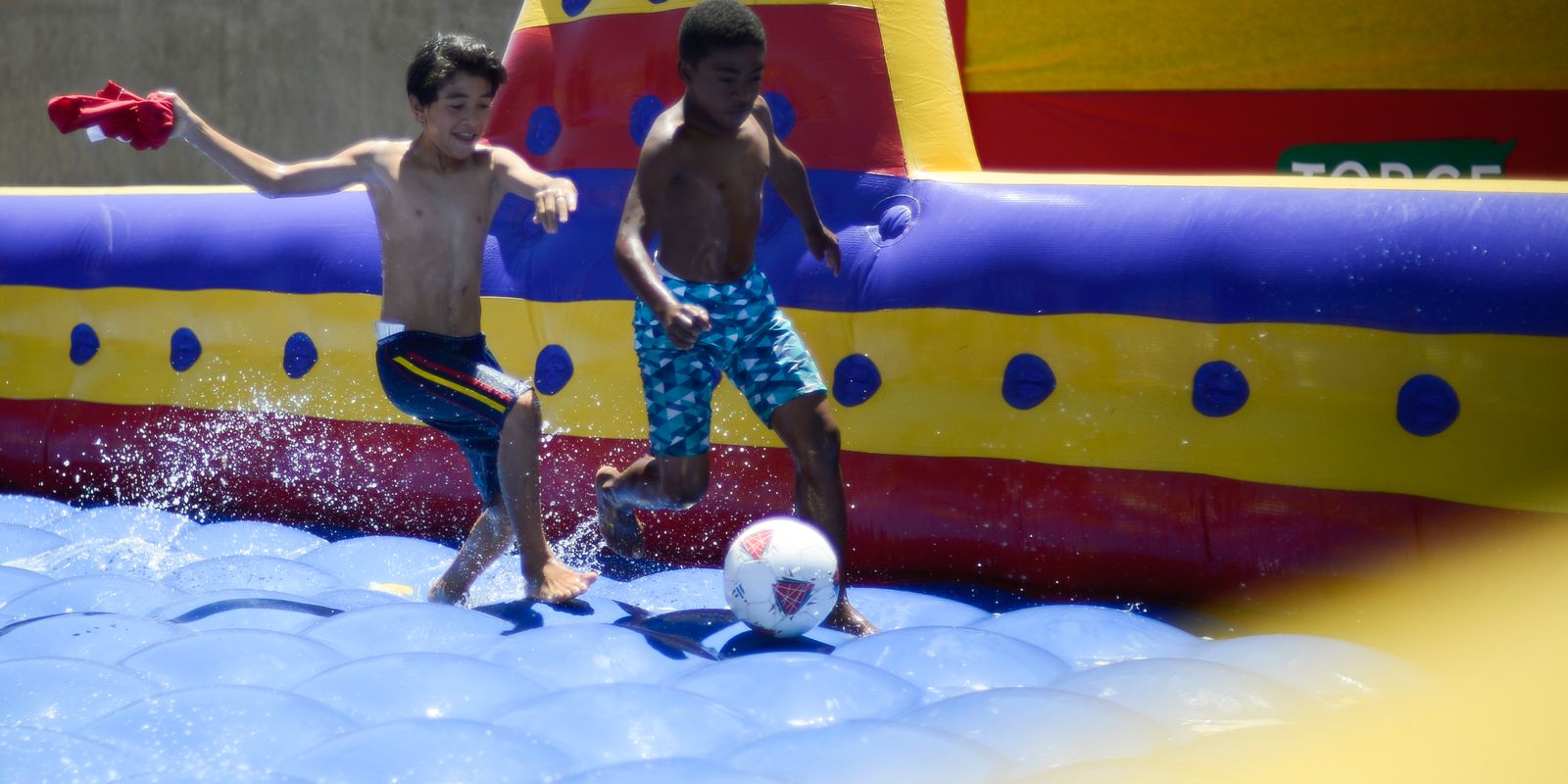 hoje-e-dia:-dia-das-criancas-e-20-anos-de-radioagencia-sao-destaques