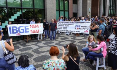 funcionarios-do-ibge-fazem-paralisacao-de-24-horas