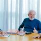 lula-esta-apto-a-exercer-sua-rotina-de-trabalho,-diz-boletim-medico