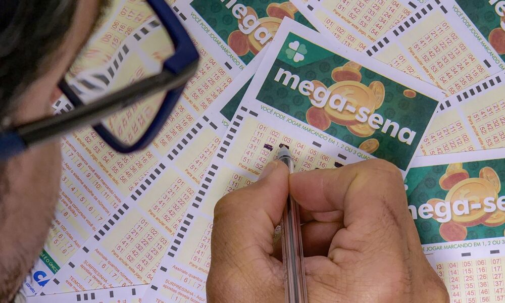 mega-sena-acumula-e-premio-vai-a-r$-60-milhoes