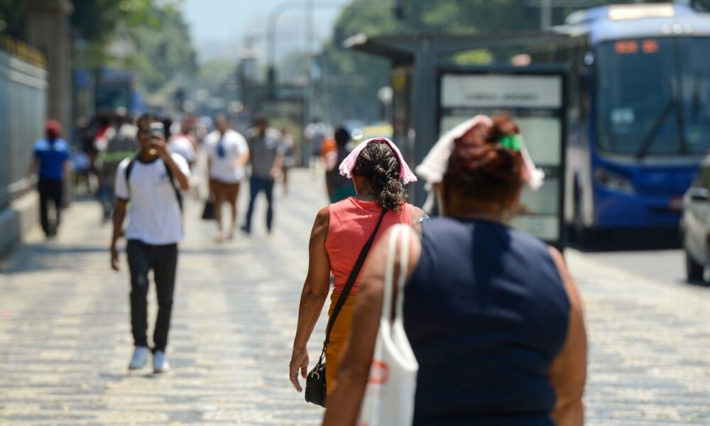 rio-registra-43,2°c-nesta-quinta-feira,-temperatura-recorde-no-ano