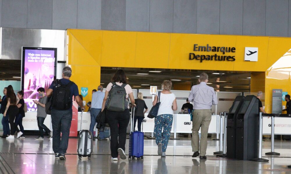 vinte-mil-aposentados-ja-compraram-passagens-pelo-programa-voa-brasil