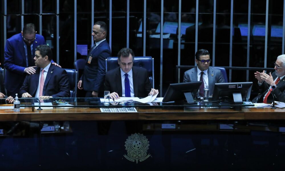 senado-aprova-taxacao-de-15%-sobre-lucro-de-multinacionais