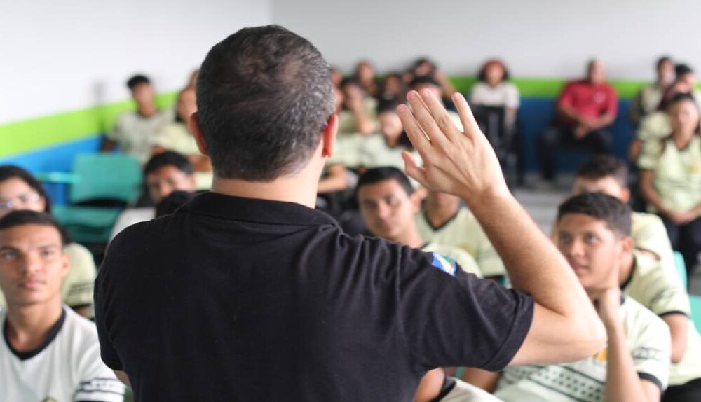 quatro-mil-reais-ale-rr-aprova-abono-salarial-que-vai-beneficiar-mais-de-9-mil-profissionais-da-educacao-|-ale-rr-|-assembleia-legislativa-de-roraima