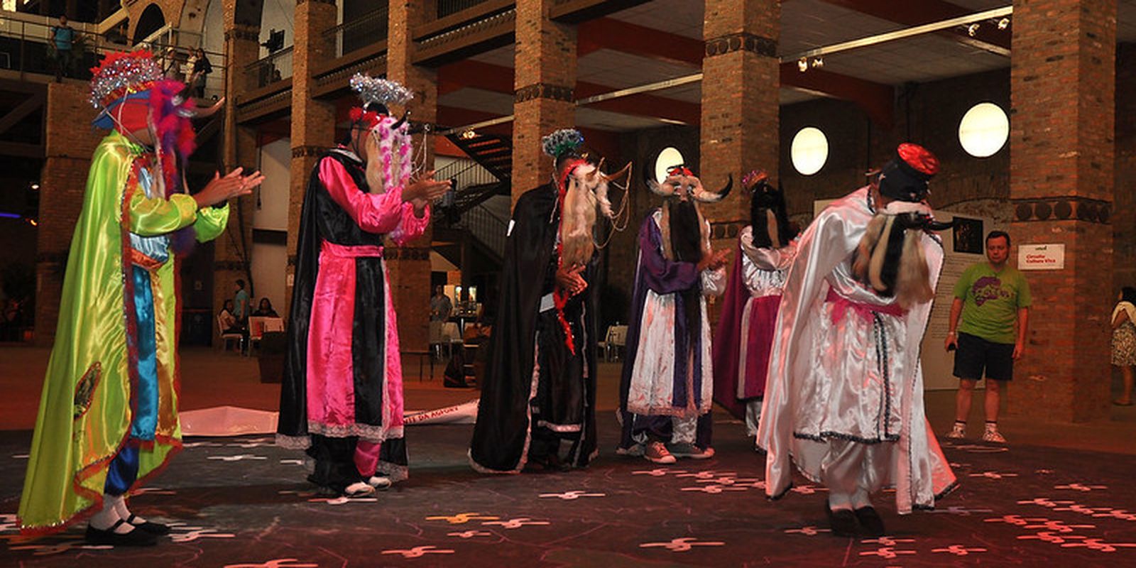 hoje-e-dia:-dia-de-reis,-charlie-hebdo-e-elvis-presley-sao-destaques