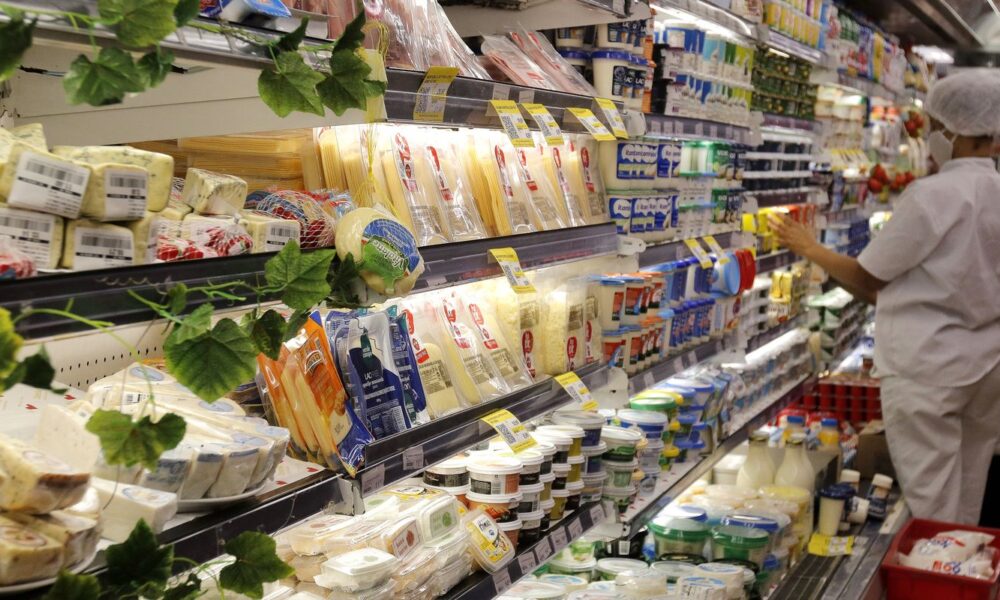 inflacao-dos-alimentos-desacelera-para-0,61%,-diz-pesquisa-do-ibge