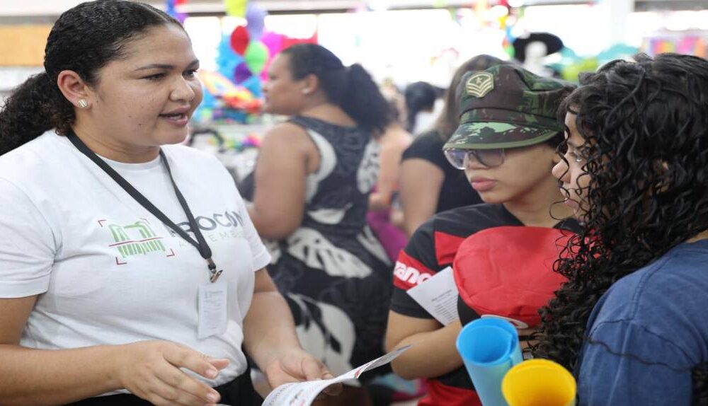 na-feira-do-buritis-procon-assembleia-orienta-consumidores-para-compras-seguras-no-carnaval-|-ale-rr-|-assembleia-legislativa-de-roraima
