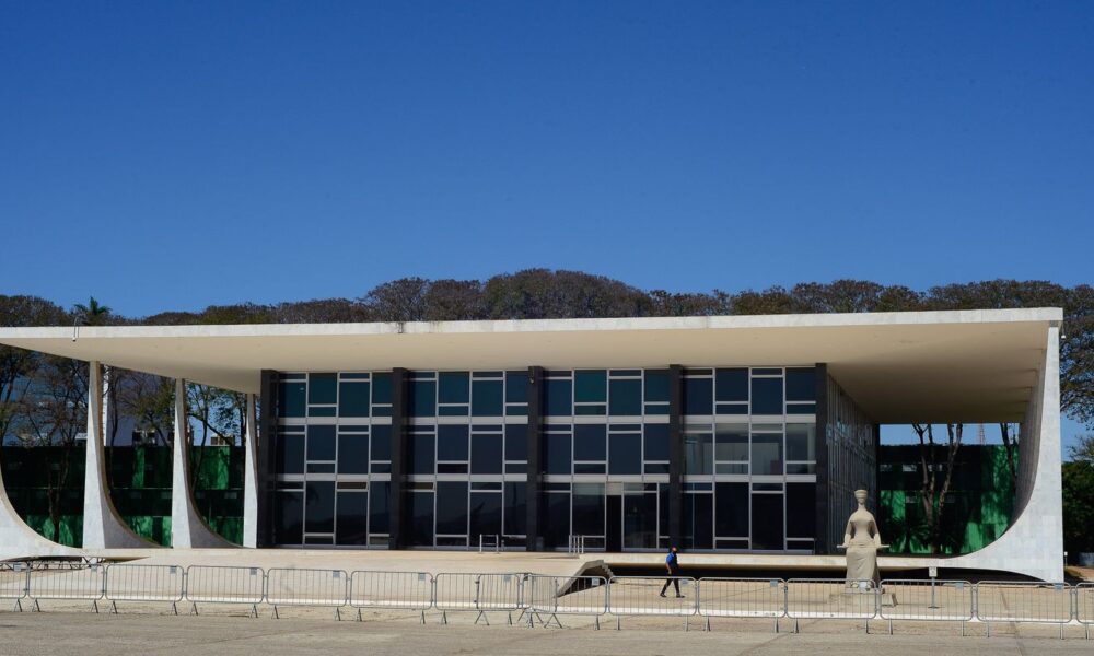 extremista-e-preso-apos-tentativa-de-invasao-no-stf