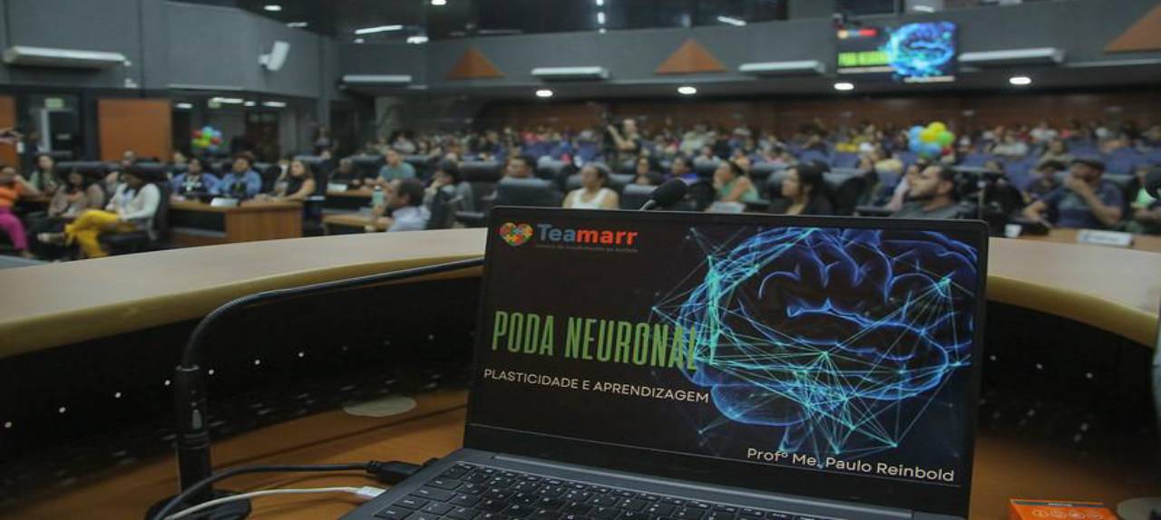 familiares-e-profissionais-mais-de-300-pessoas-participam-de-capacitacao-sobre-autismo-na-ale-rr-|-ale-rr-|-assembleia-legislativa-de-roraima