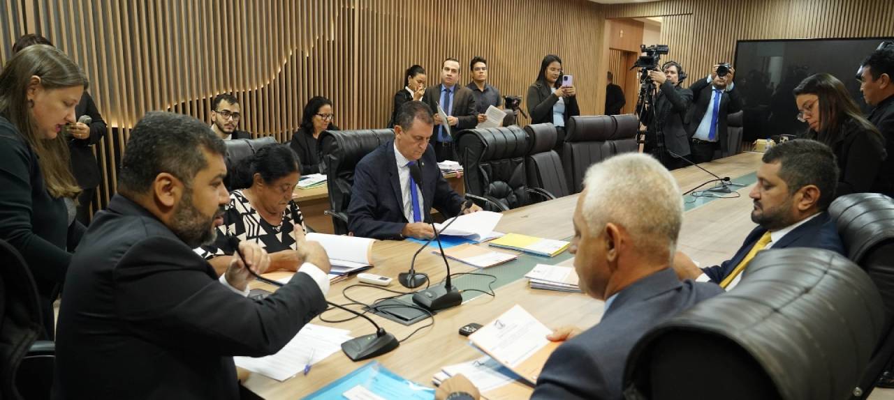 apos-debates-ccj-da-ale-rr-rejeita-maioria-dos-vetos-governamentais-e-destrava-pauta-em-sessao-desta-terca-feira-(18)-|-ale-rr-|-assembleia-legislativa-de-roraima