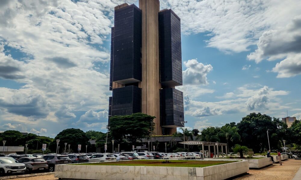 copom-eleva-juros-basicos-da-economia-para-14,25%-ao-ano