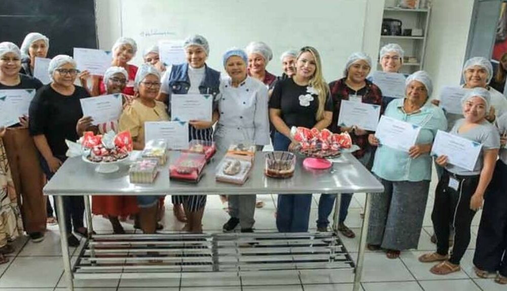 qualificacao-alunas-da-escolegis-encerram-cursos-preparadas-para-mercado-de-trabalho-em-roraima-|-ale-rr-|-assembleia-legislativa-de-roraima