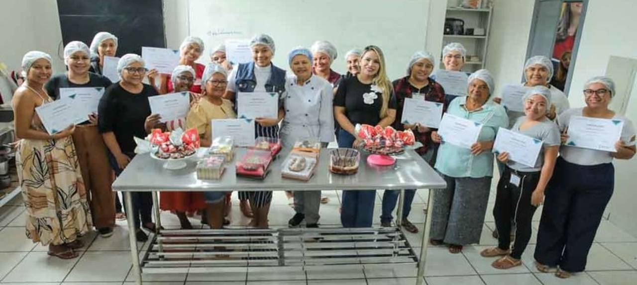 qualificacao-alunas-da-escolegis-encerram-cursos-preparadas-para-mercado-de-trabalho-em-roraima-|-ale-rr-|-assembleia-legislativa-de-roraima