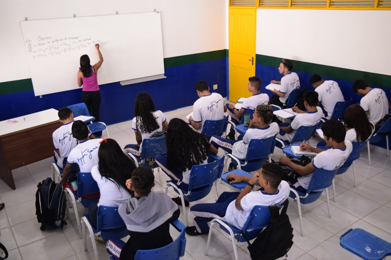 governo-de-roraima-publica-decretos-concedendo-estabilidade-para-349-professores-concursados-no-quadro-efetivo-–-governo-de-roraima