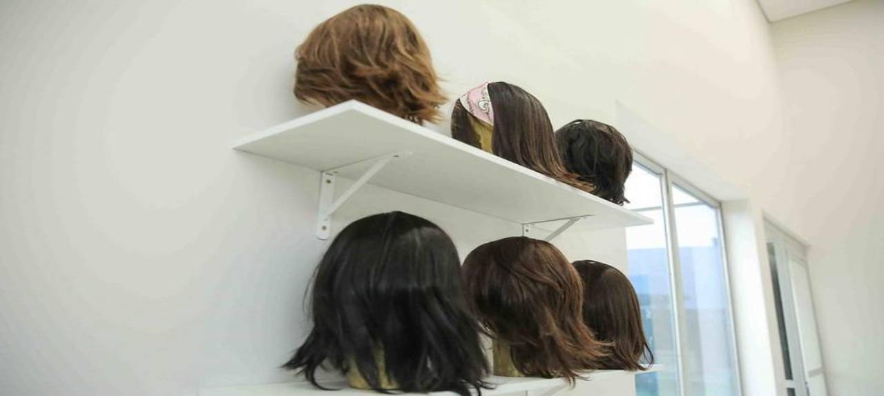 nova-parceria-secretaria-especial-da-mulher-doa-perucas-ao-hospital-de-amor-em-roraima-|-ale-rr-|-assembleia-legislativa-de-roraima