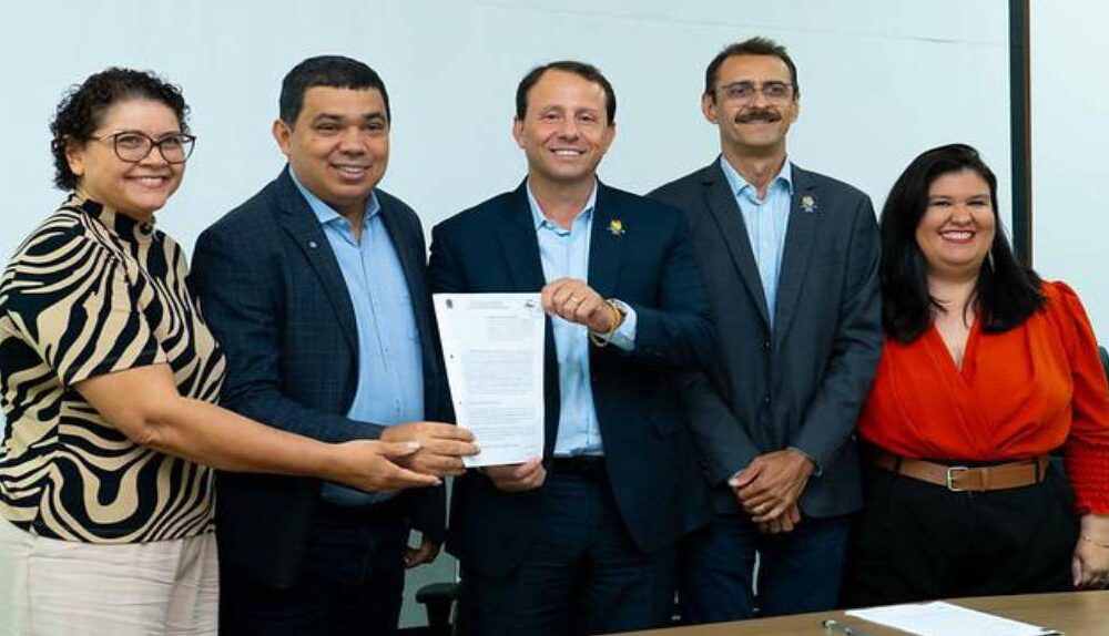educacao-e-oportunidade-convenio-entre-ale-rr-e-ufrr-visa-a-concessao-de-estagio-a-universitarios-|-ale-rr-|-assembleia-legislativa-de-roraima