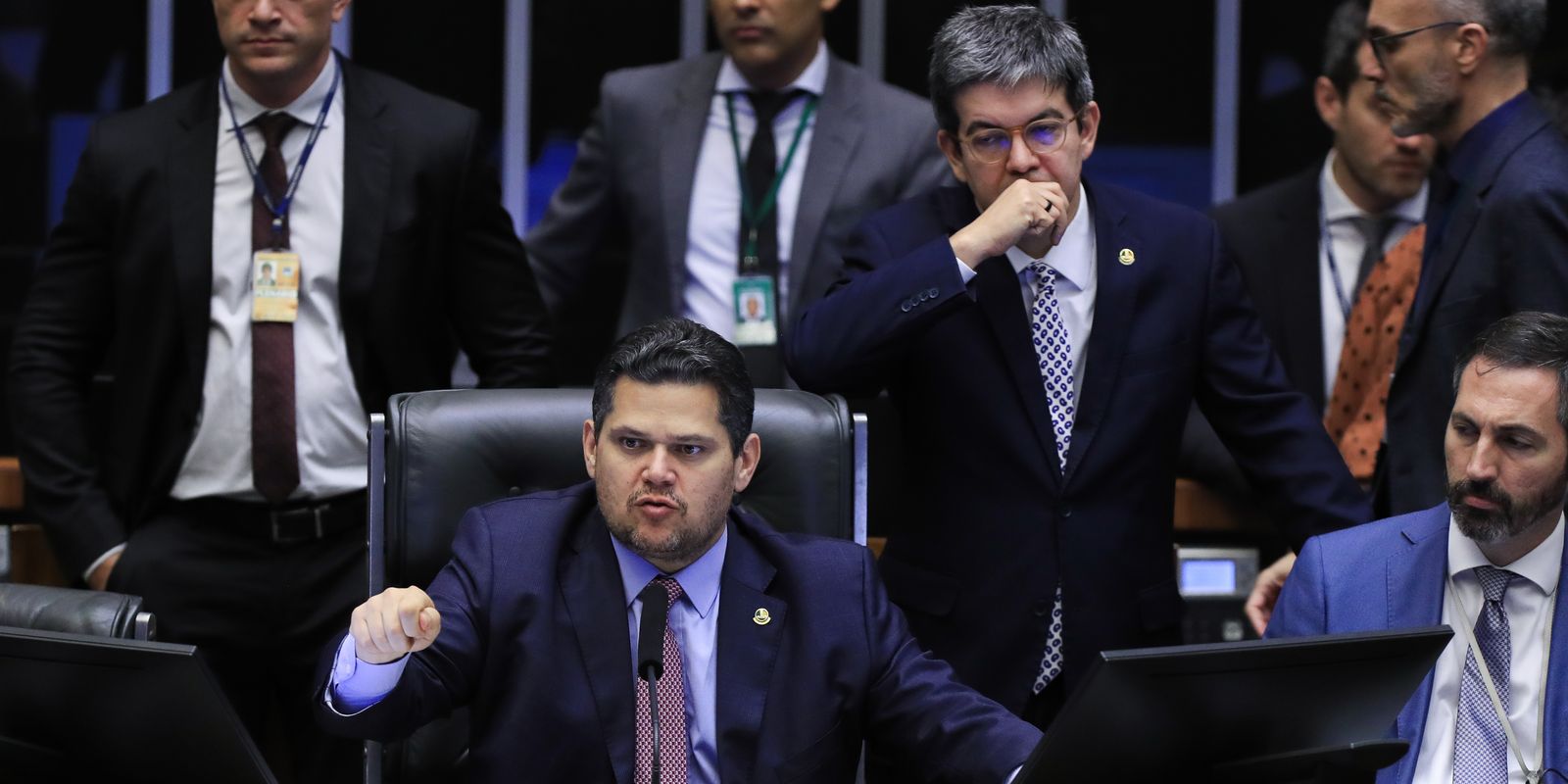 camara-tenta-votar-lei-do-mar-e-senado-recebe-galipolo-e-lewandowski