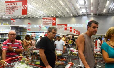 inflacao-desacelera-e-fecha-marco-em-0,56%,-pressionada-por-alimentos