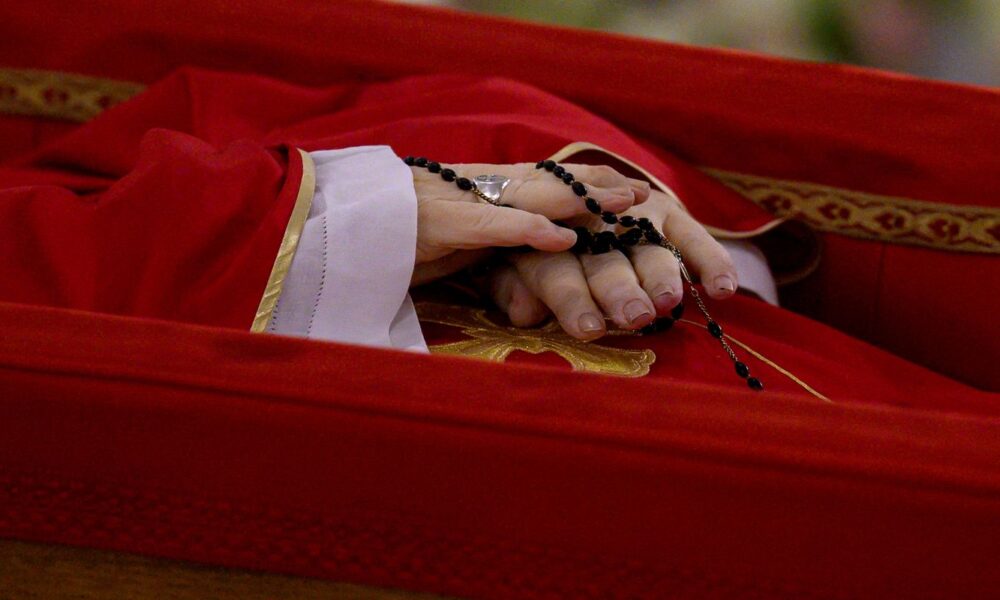 morte-do-papa-francisco:-“tudo-aconteceu-muito-rapido”,-diz-vaticano