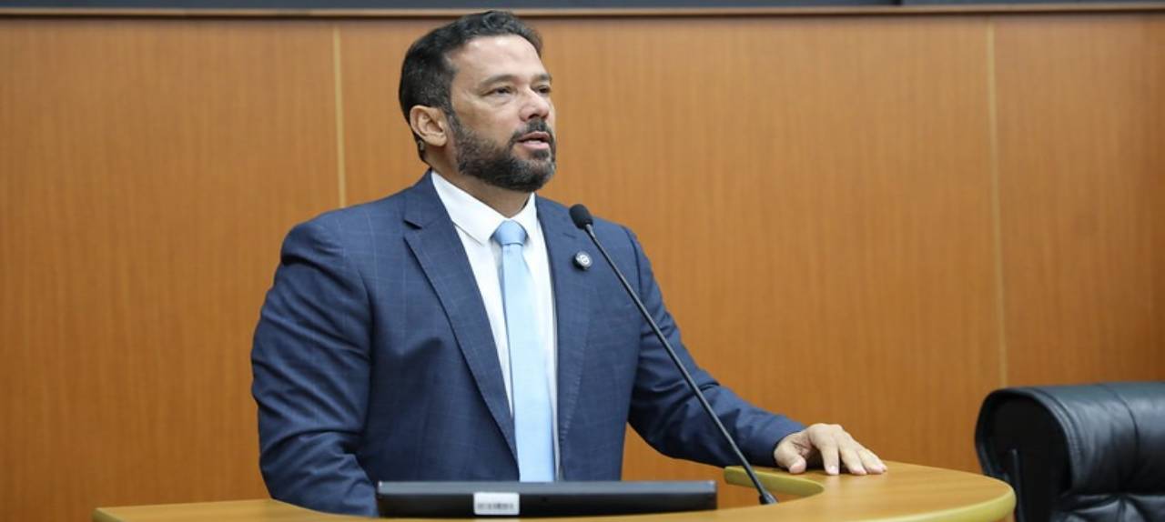 na-tribuna-jorge-everton-presta-contas-da-‘cpi-da-grilagem-de-terras’-apos-69-dias-de-atividades-|-ale-rr-|-assembleia-legislativa-de-roraima