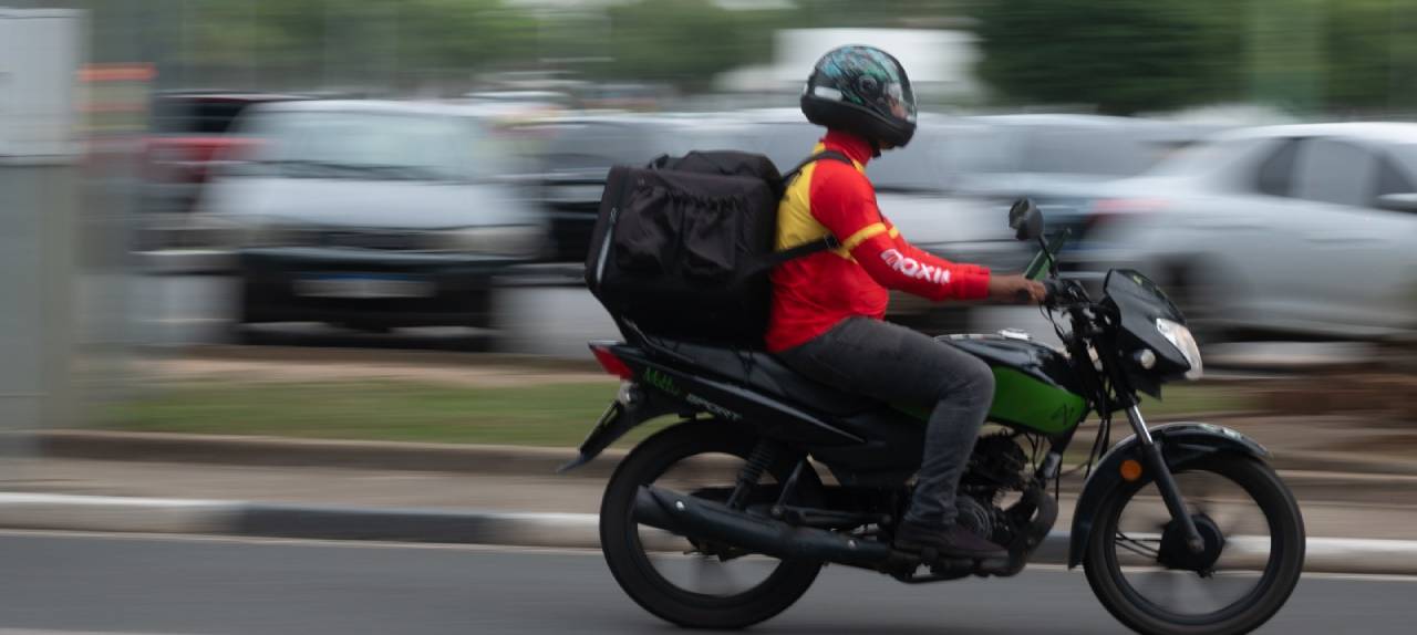 seguranca-no-transito-ale-rr-aprova-projeto-que-incentiva-seguranca-de-mototaxistas,-motoboys-e-motogirls-|-ale-rr-|-assembleia-legislativa-de-roraima