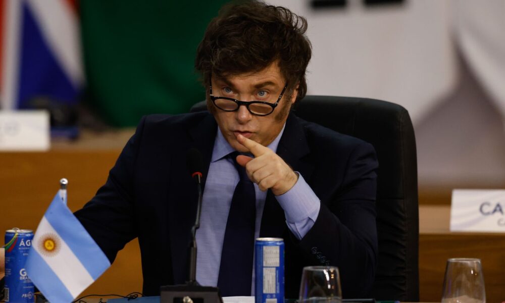 milei-restringe-imigracao-e-permanencia-de-estrangeiros-na-argentina