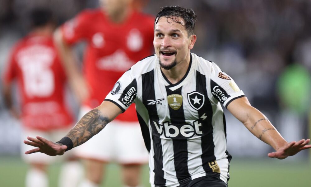 artur-marca-golaco-e-botafogo-vence-estudiantes-na-libertadores