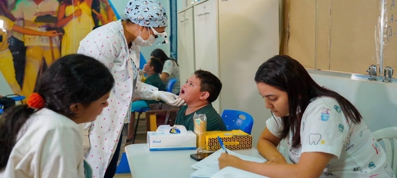 sorrisos-e-autoestima-ccjuv-leva-saude-bucal-a-publico-infantojuvenil-com-projeto-odontoalegria-|-ale-rr-|-assembleia-legislativa-de-roraima