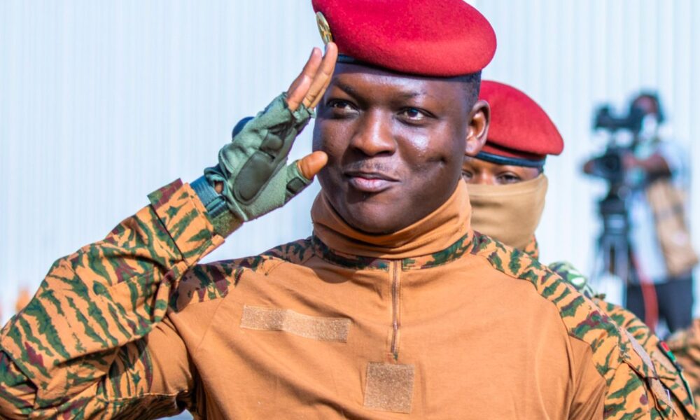 lider-anti-imperialista-em-burkina-faso,-traore-se-destaca-na-africa