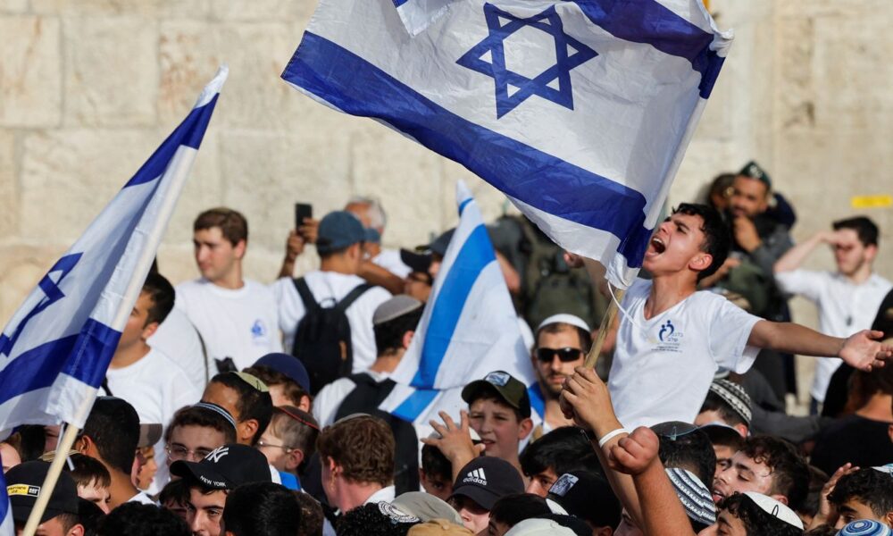 extrema-direita-confronta-palestinos-em-marcha-anual-em-jerusalem