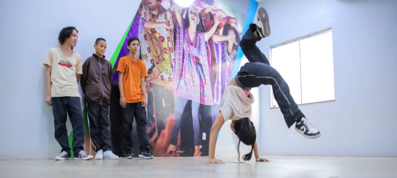 ‘conexao-de-rua’-alunos-de-breakdance-do-ccjuv-se-preparam-para-competir-em-batalha-da-danca-durante-evento-cultural-|-ale-rr-|-assembleia-legislativa-de-roraima